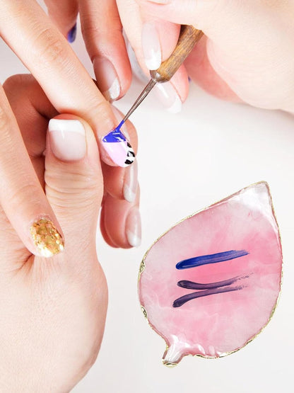 2-Pack Leaf-Shaped Resin Palette Tray with Gold Edge – Pink & White Crystal-Style Dish for Nail Art, Jewelry Display, Makeup or Mixing Use (11.5cm × 7.7cm)