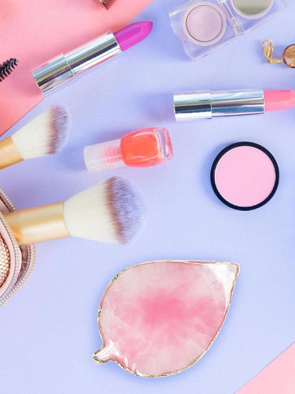 2-Pack Leaf-Shaped Resin Palette Tray with Gold Edge – Pink & White Crystal-Style Dish for Nail Art, Jewelry Display, Makeup or Mixing Use (11.5cm × 7.7cm)